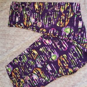 Lularoe skull leggings